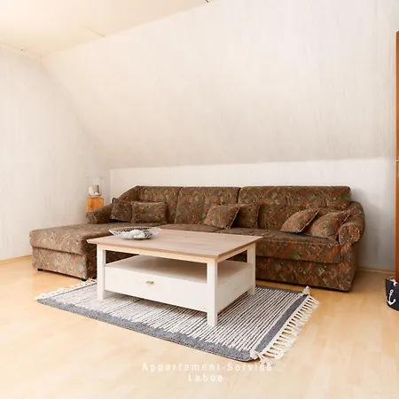 Lerchenstrasse, Nur Privatreisende, Monteure Nicht Erwuenscht *