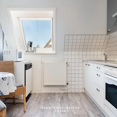 Lerchenstrasse, Nur Privatreisende, Monteure Nicht Erwuenscht * Лабё